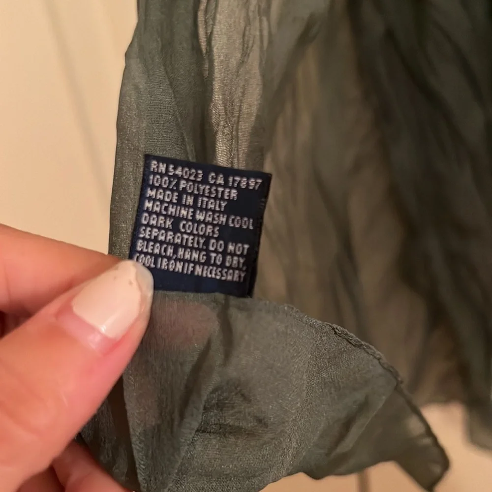 GAP olive green crinkle scarf - Picture 6 of 7